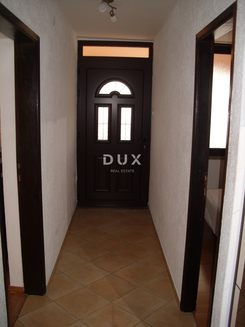 OTOK KRK, PUNAT - Samostojna hiša z bazenom 500 m od morja