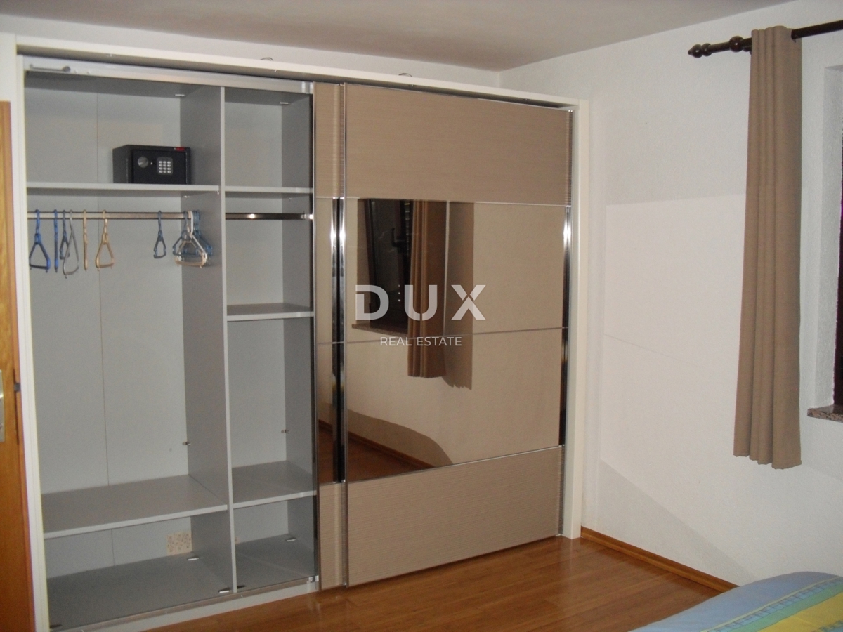 OTOK KRK, PUNAT - Samostojna hiša z bazenom 500 m od morja