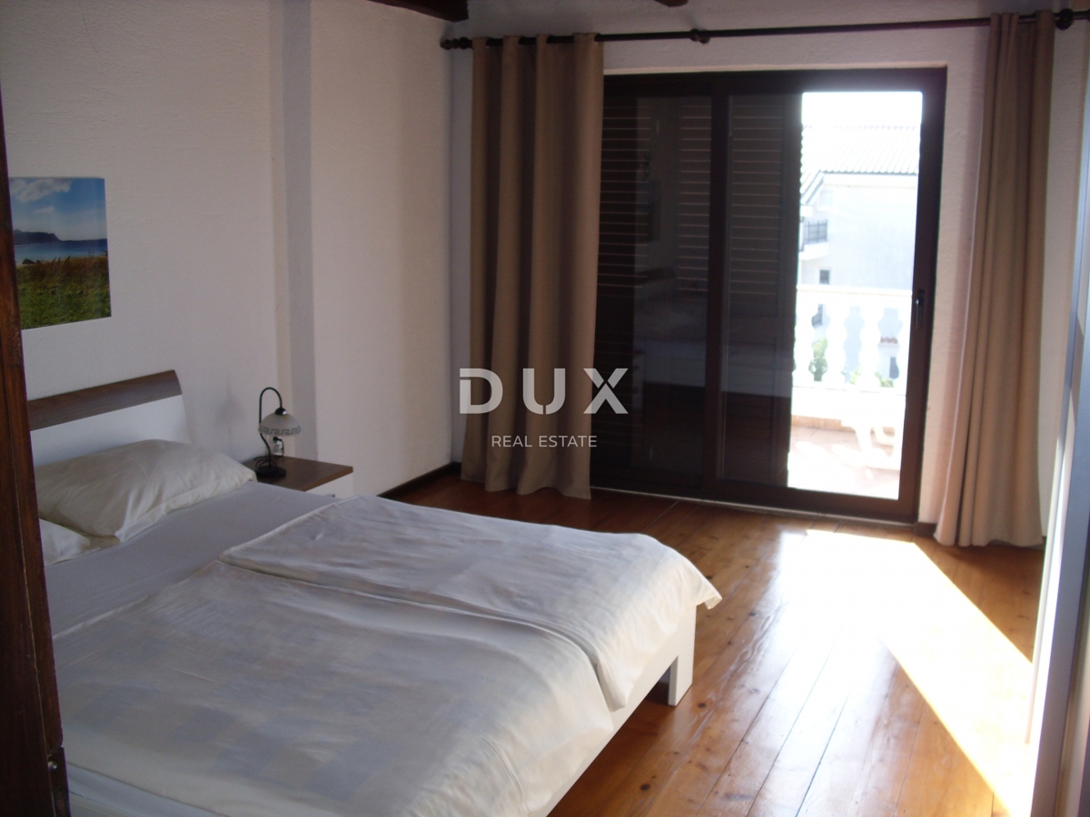 OTOK KRK, PUNAT - Samostojna hiša z bazenom 500 m od morja