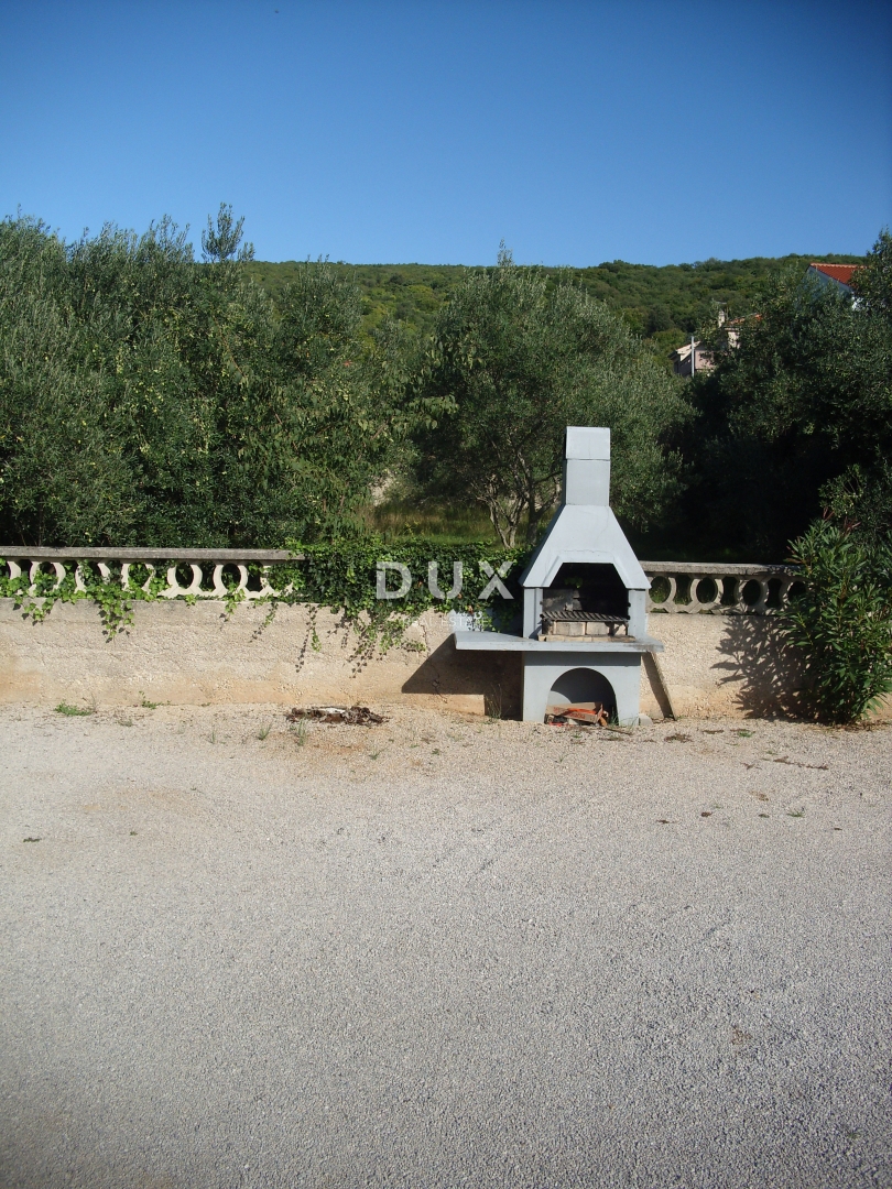 OTOK KRK, PUNAT - Samostojna hiša z bazenom 500 m od morja