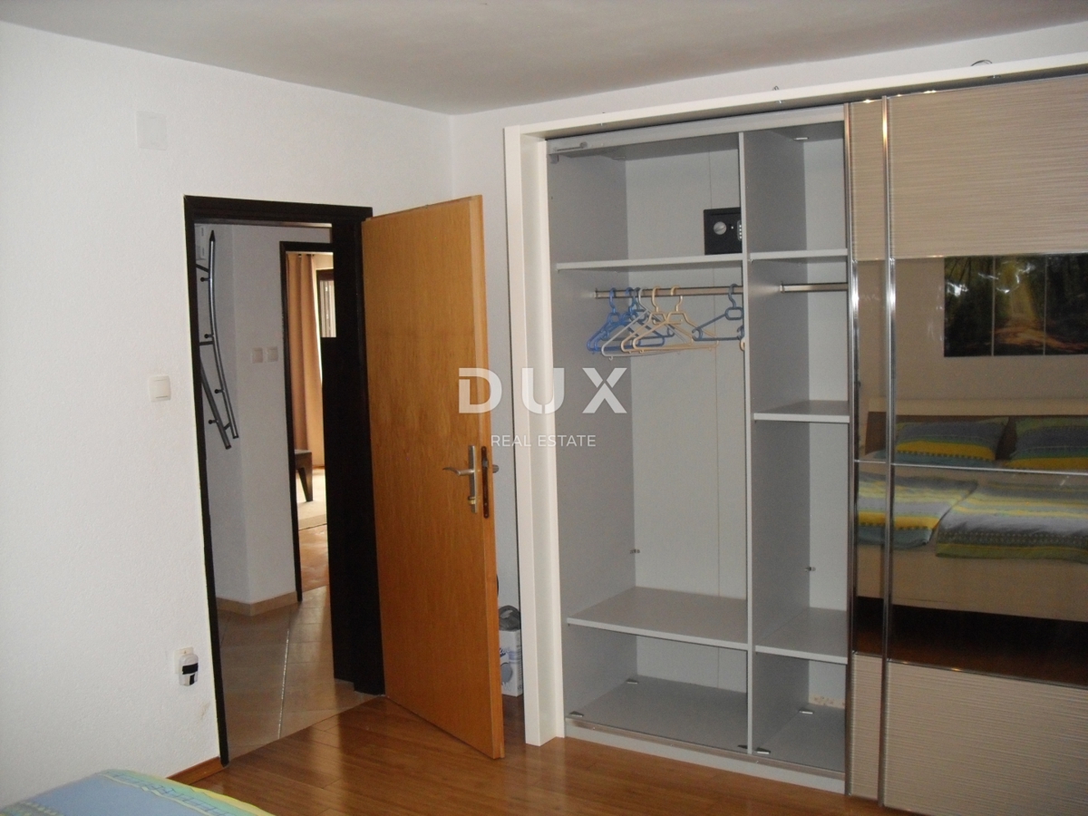 OTOK KRK, PUNAT - Samostojna hiša z bazenom 500 m od morja