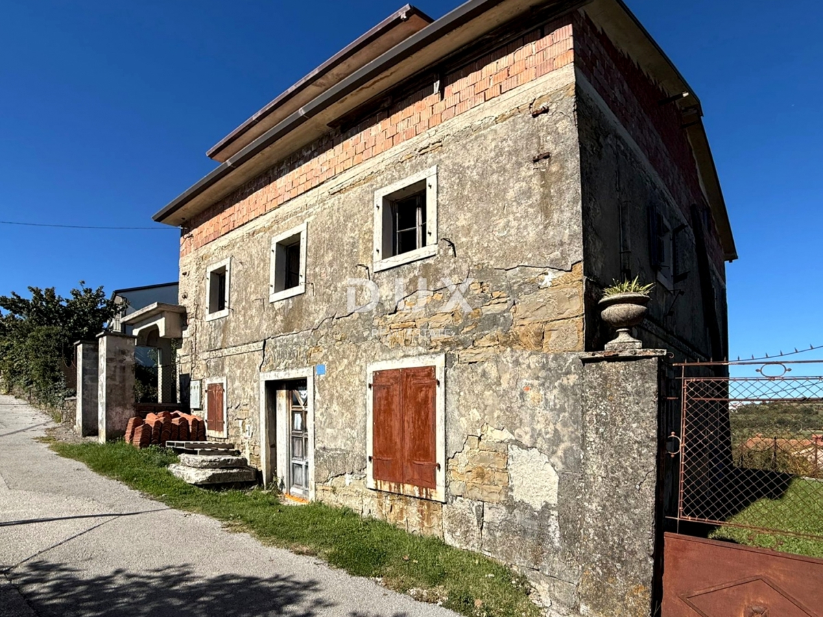 ISTRA, BUJE - Samostojna hiša za prenovo