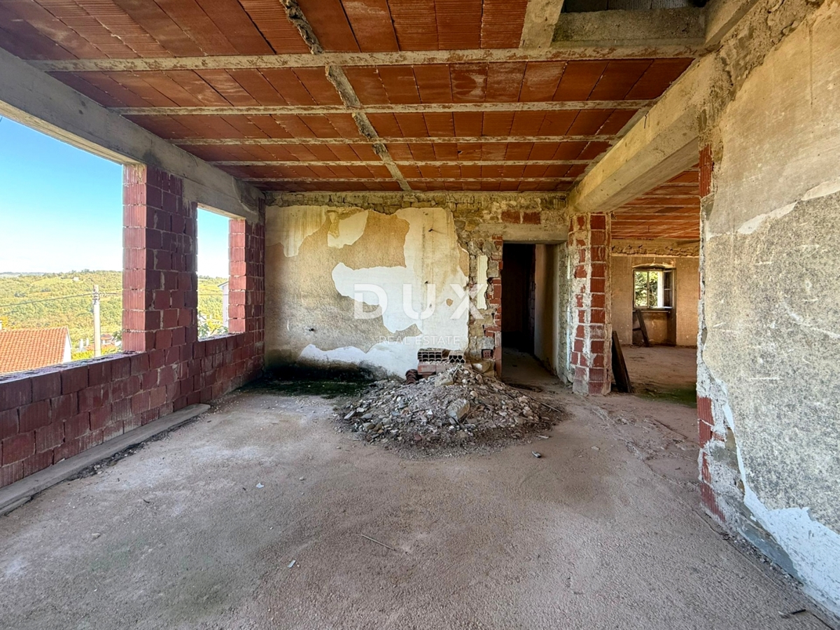 ISTRA, BUJE - Samostojna hiša za prenovo