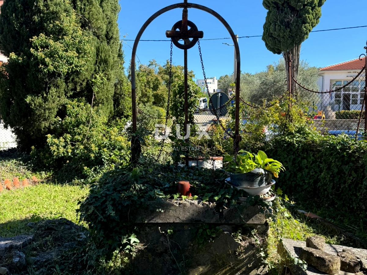 ISTRA, BUJE - Samostojna hiša za prenovo