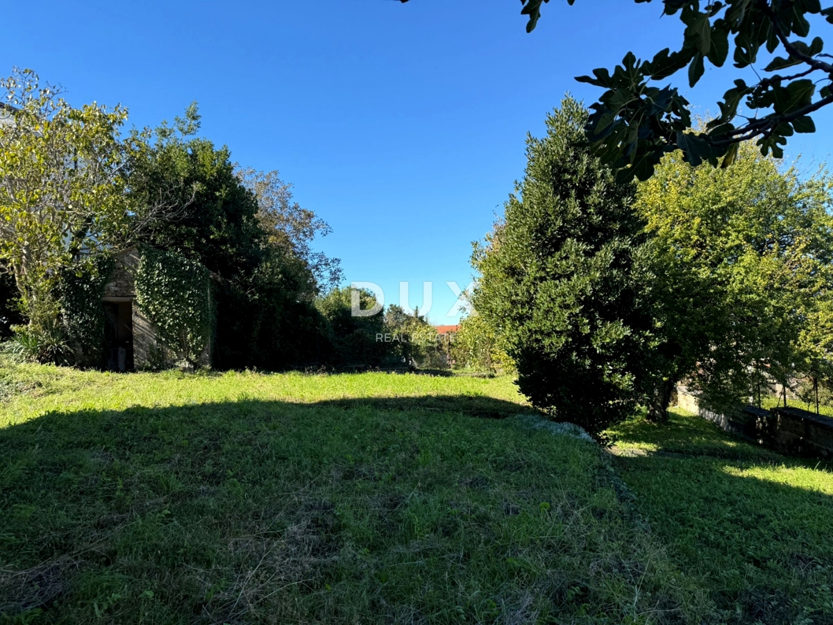 ISTRA, BUJE - Samostojna hiša za prenovo