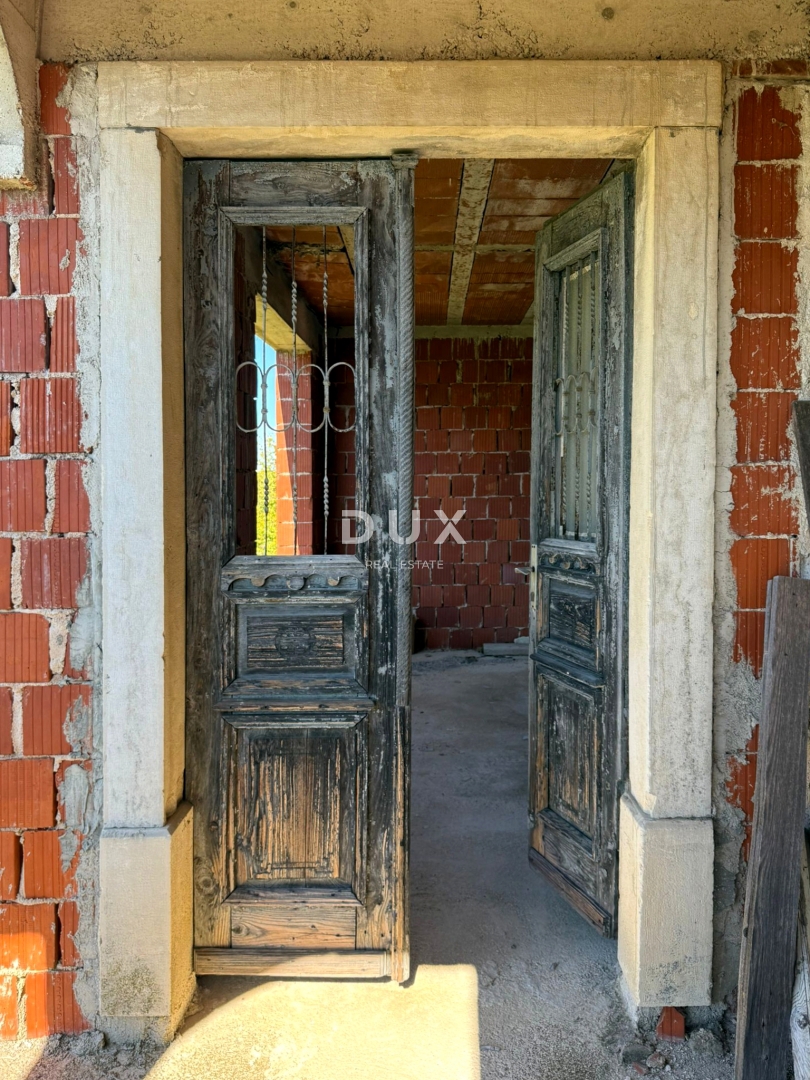 ISTRA, BUJE - Samostojna hiša za prenovo