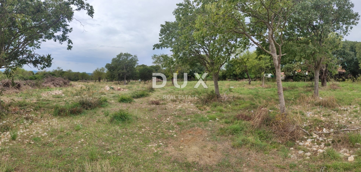 BIOGRAD NA MORU - zemljišče s projektom in gradbenim dovoljenjem