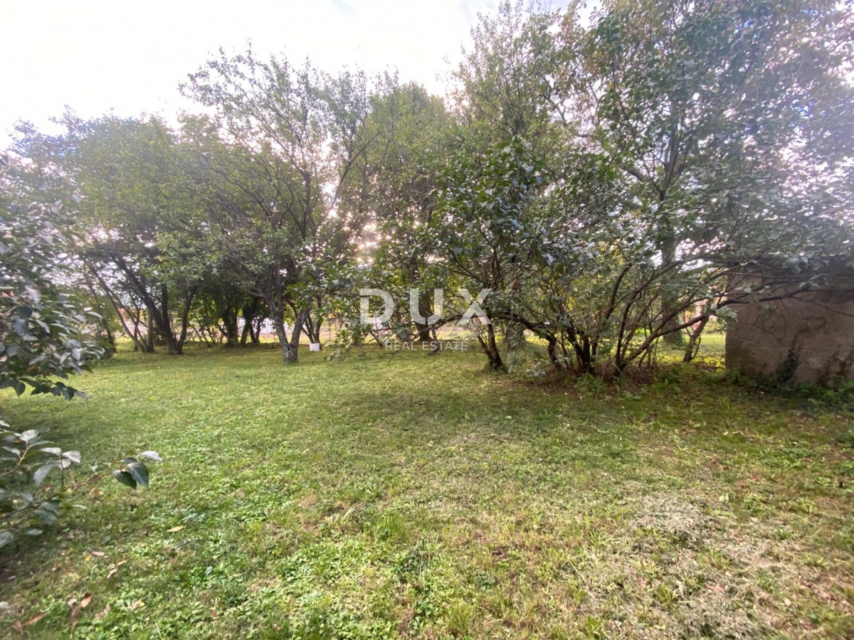 RIJEKA, KASTAV - samostojna hiša in dvoriščni objekt + 761 m2 vrta! PRILOŽNOST!