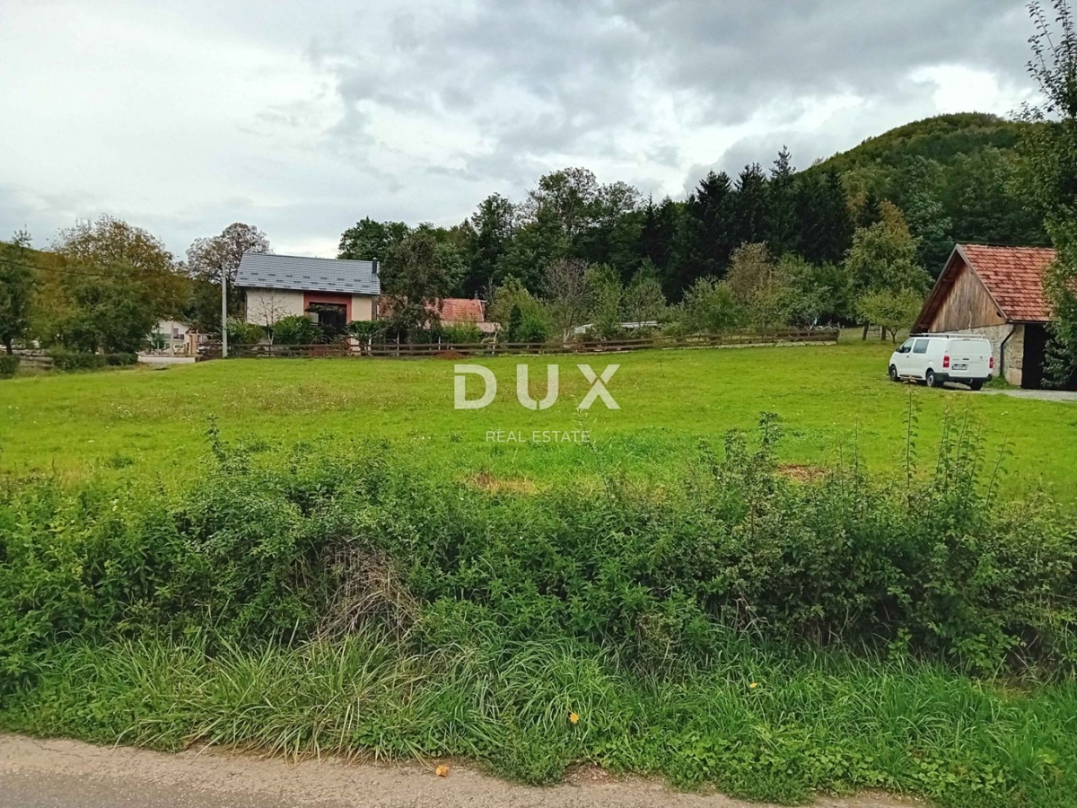 LIKA, OTOČAC, PROZOR - zazidljivo zemljišče 2000m2 v bližini reke Gacke za gradnjo stanovanjskih blokov - stanovanja / družinske hiše / hiše za najem z bazenom 