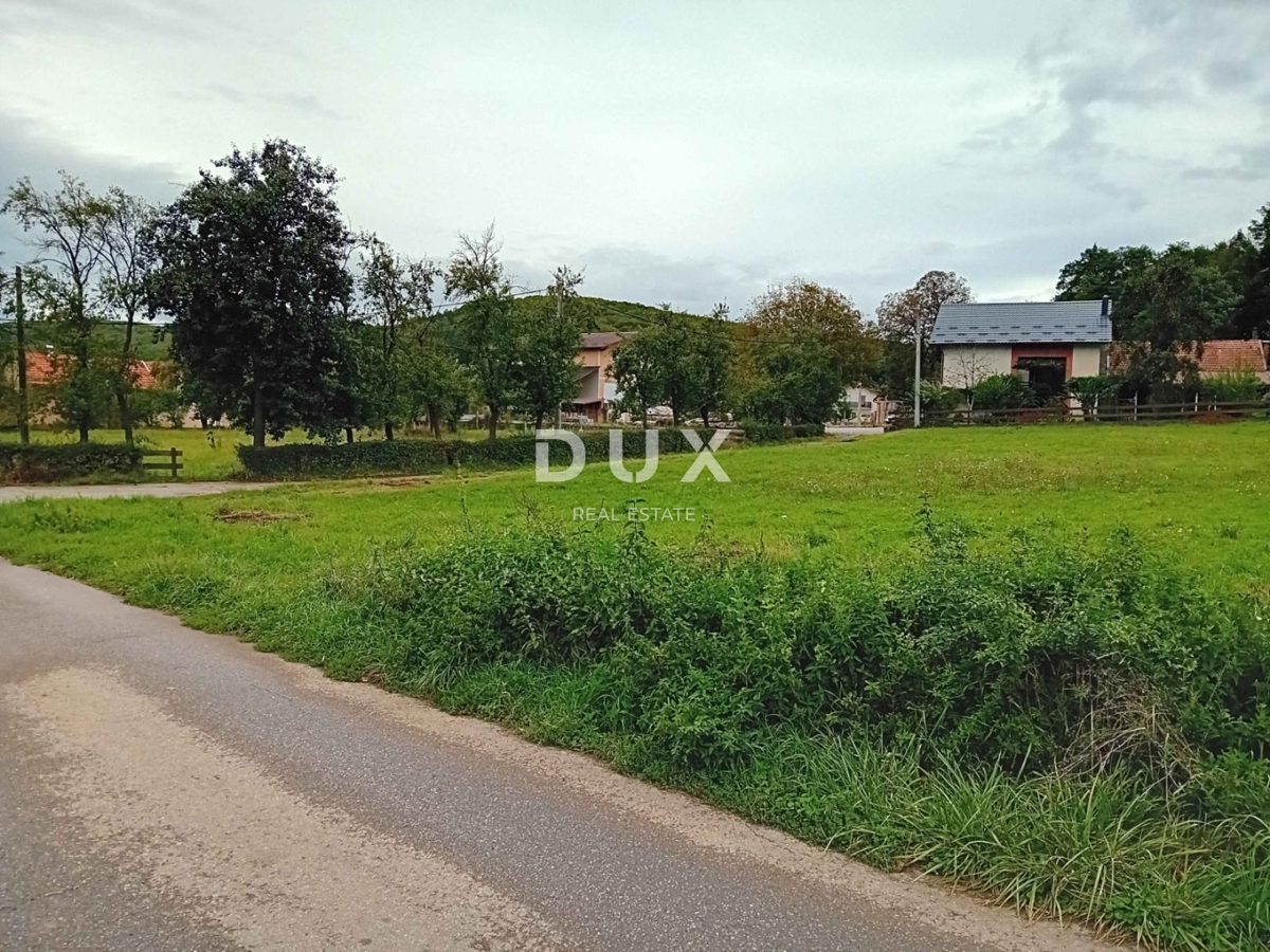 LIKA, OTOČAC, PROZOR - zazidljivo zemljišče 2000m2 v bližini reke Gacke za gradnjo stanovanjskih blokov - stanovanja / družinske hiše / hiše za najem z bazenom 