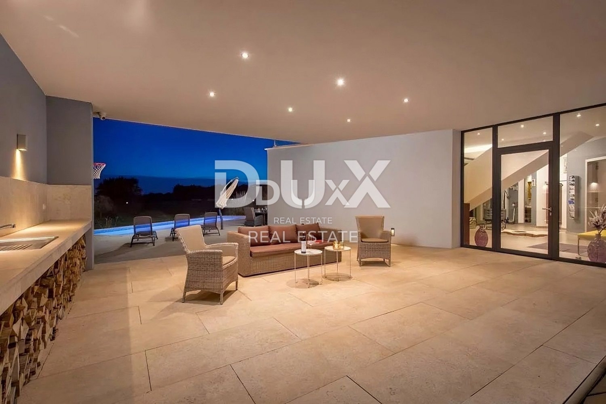 ISTRA, VIŠNJAN – Luksuzna dizajnerska vila s 6 spalnicami, bazenom in velikim vrtom