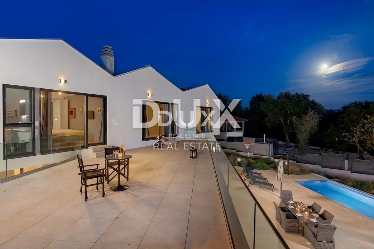 ISTRA, VIŠNJAN – Luksuzna dizajnerska vila s 6 spalnicami, bazenom in velikim vrtom