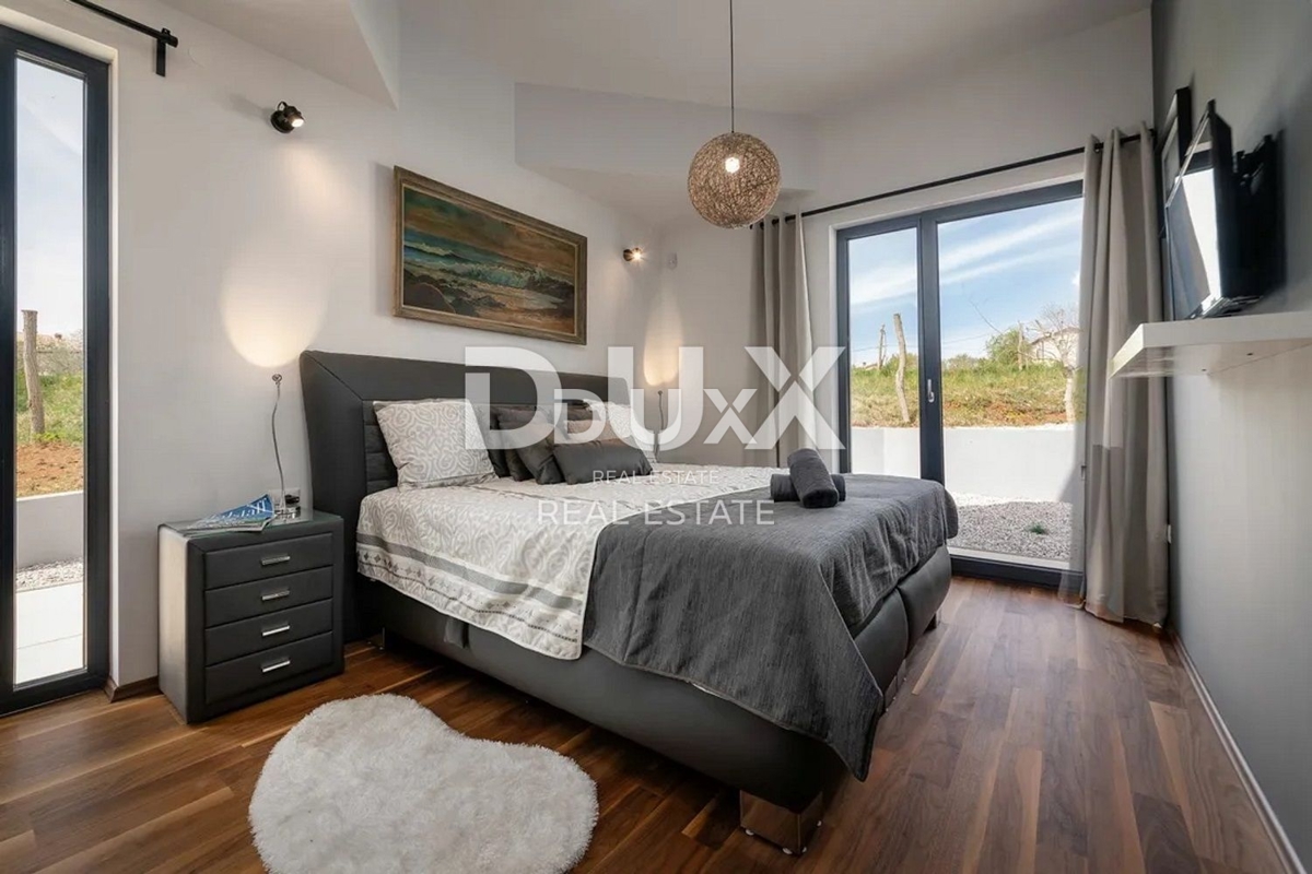 ISTRA, VIŠNJAN – Luksuzna dizajnerska vila s 6 spalnicami, bazenom in velikim vrtom