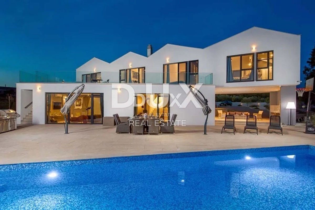 ISTRA, VIŠNJAN – Luksuzna dizajnerska vila s 6 spalnicami, bazenom in velikim vrtom