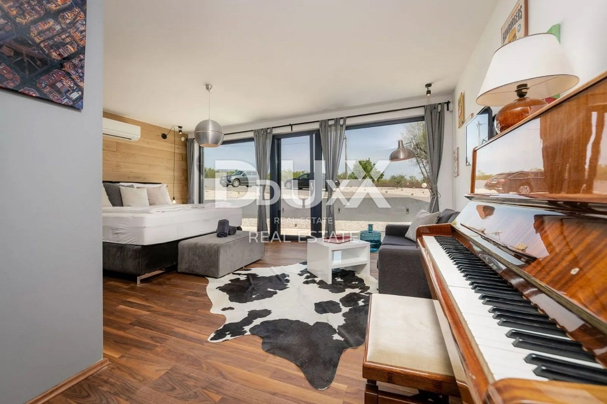 ISTRA, VIŠNJAN – Luksuzna dizajnerska vila s 6 spalnicami, bazenom in velikim vrtom