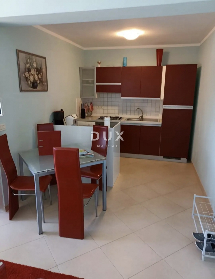 ISTRA, MEDULIN - Dvosobno stanovanje prva vrsta do morja!