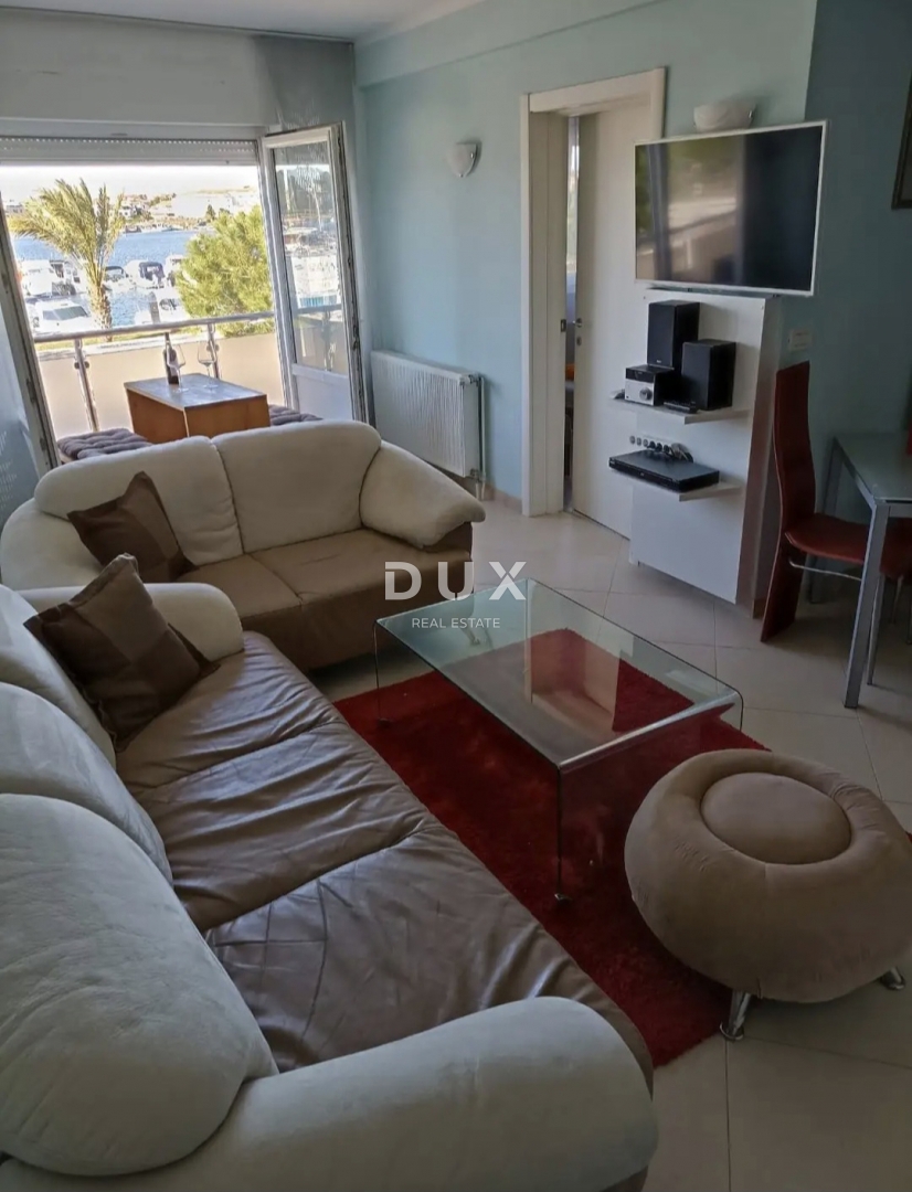 ISTRA, MEDULIN - Dvosobno stanovanje prva vrsta do morja!