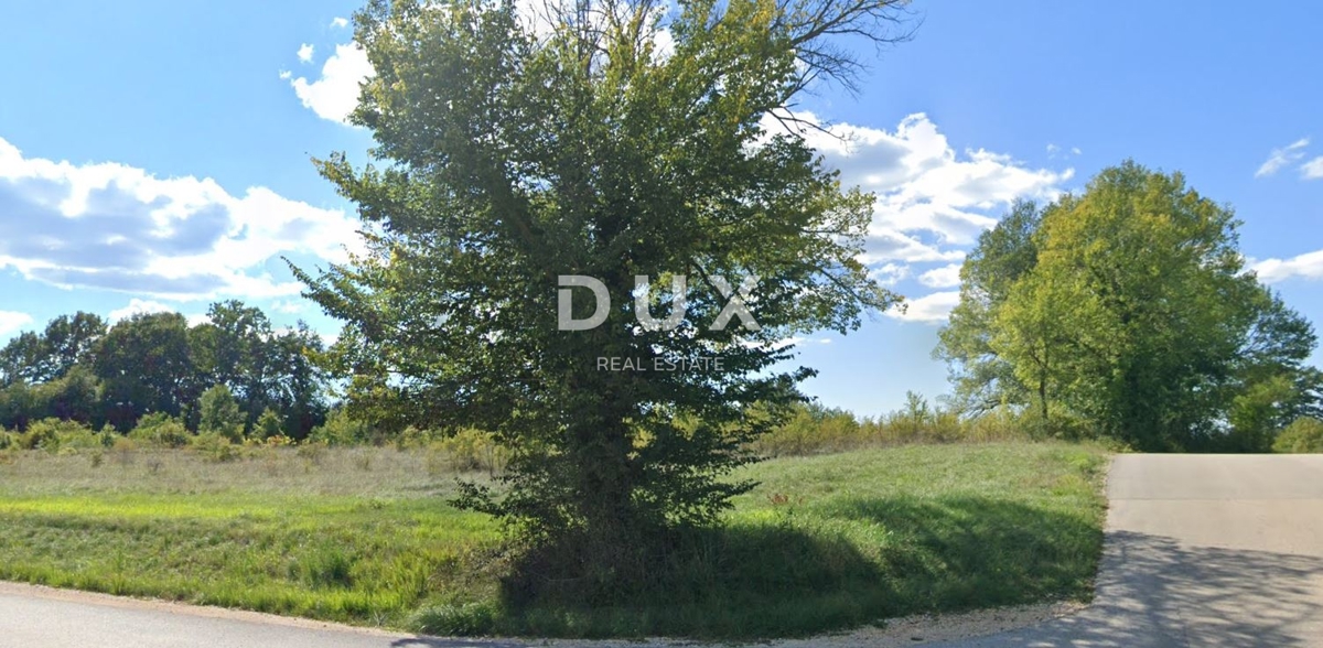 ISTRA, ŽMINJ – Gradbeno zemljišče 1.410 m² na mirni lokaciji