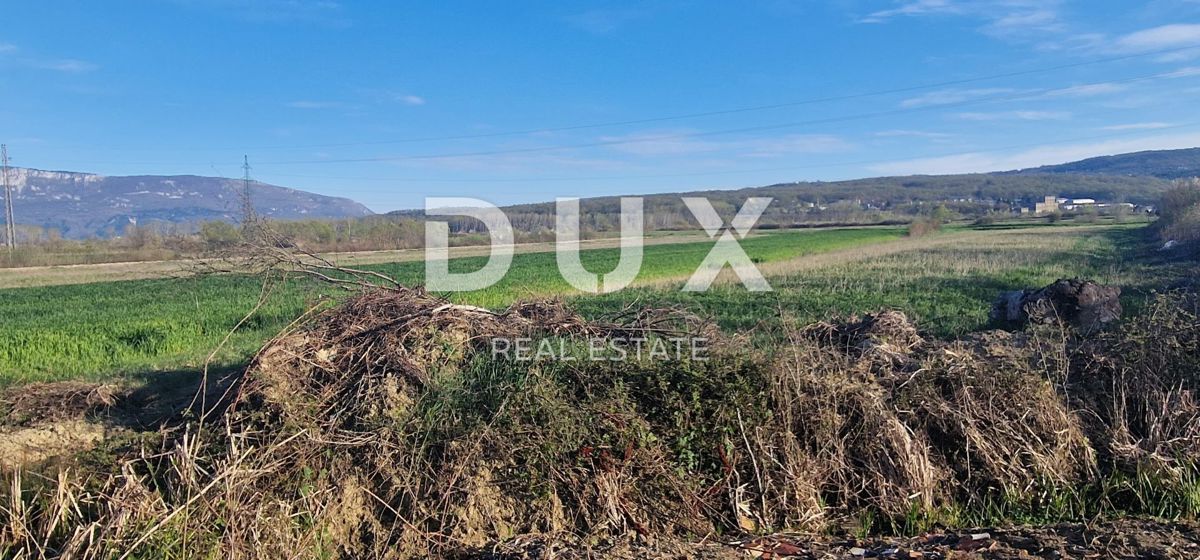 ISTRA, KRŠAN - Kmetijsko zemljišče v naselju ob asfaltni cesti