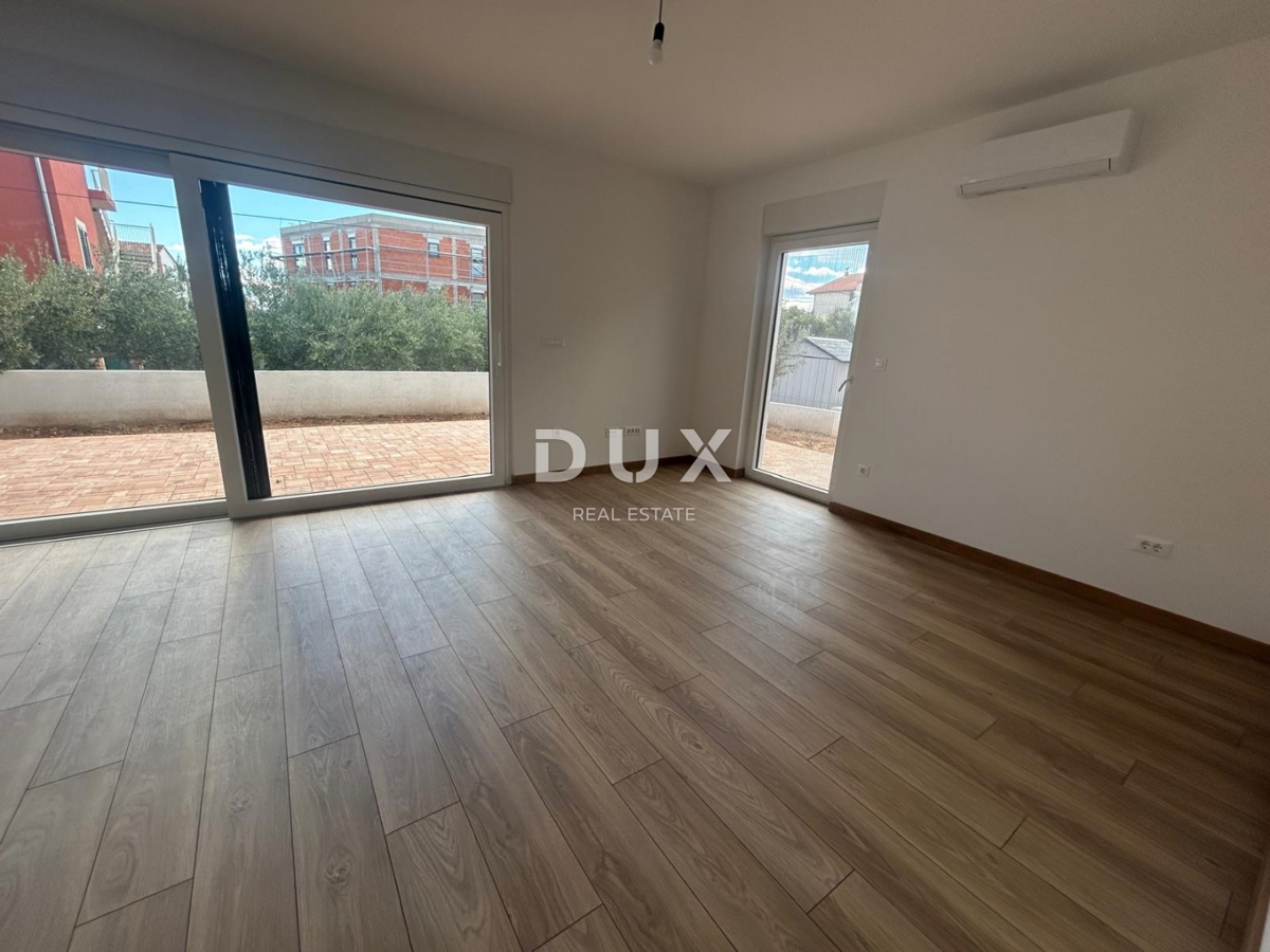 ŠIBENIK, VODICE – Luksuzno dupleks stanovanje z vrtom, 200 m od plaže