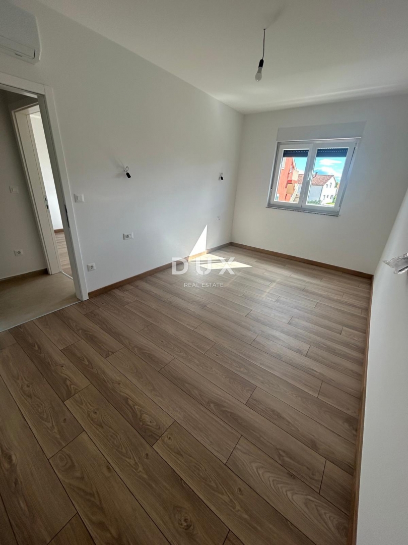 ŠIBENIK, VODICE – Luksuzno dupleks stanovanje z vrtom, 200 m od plaže