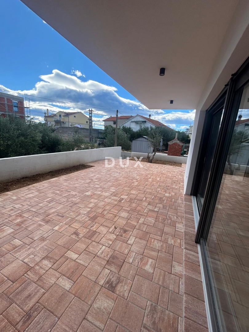 ŠIBENIK, VODICE – Luksuzno dupleks stanovanje z vrtom, 200 m od plaže