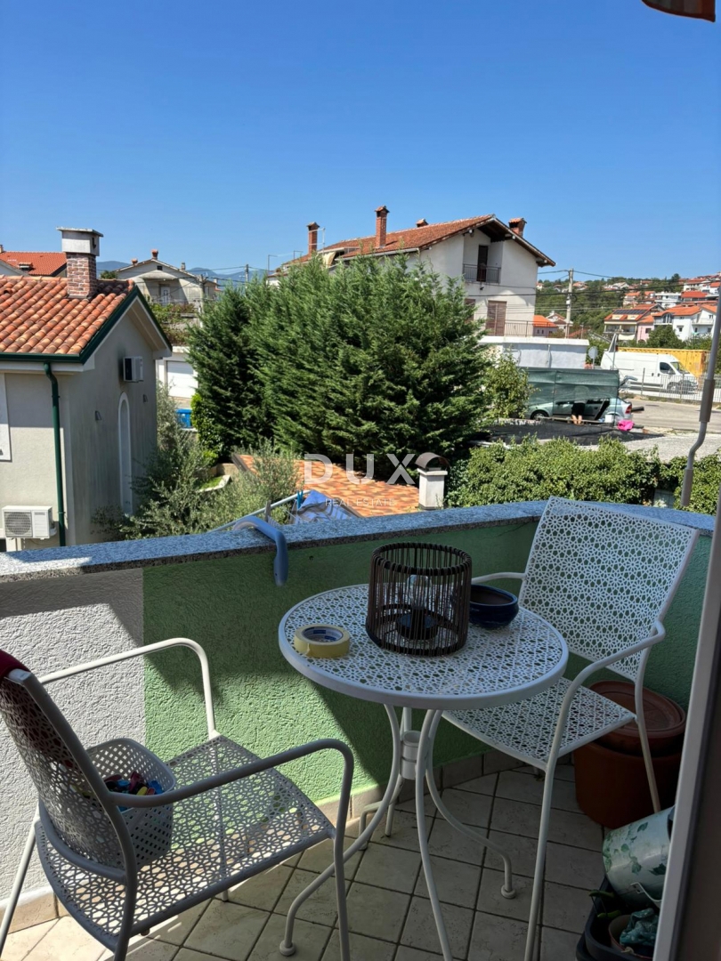 RIJEKA, SRDOČI - Dvoetažno stanovanje s parkirnim mestom