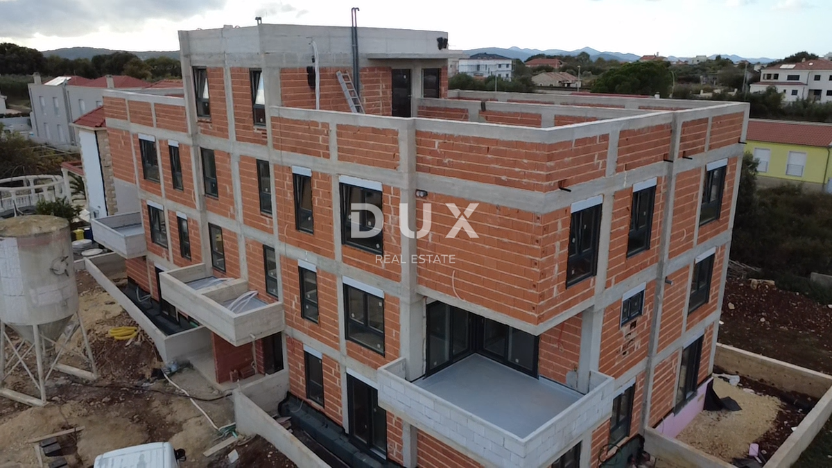 ZADAR, BIBINJE - Dvosobno stanovanje s strešno teraso na atraktivni lokaciji S5