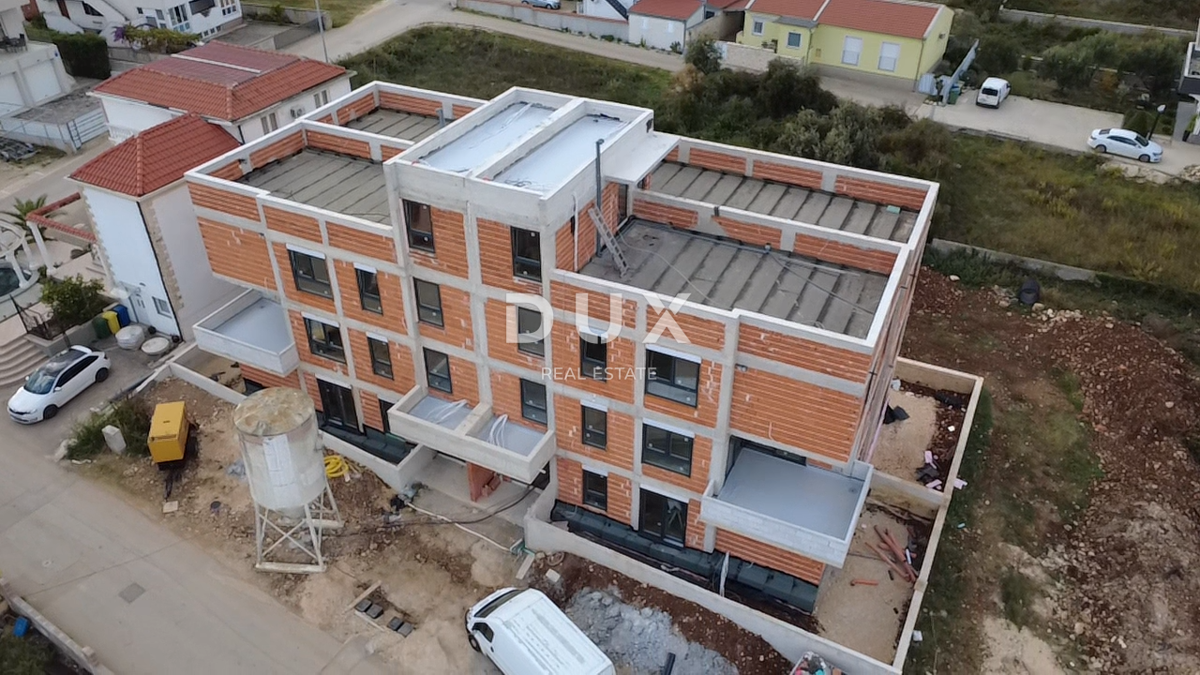 ZADAR, BIBINJE - Dvosobno stanovanje s strešno teraso na atraktivni lokaciji S5