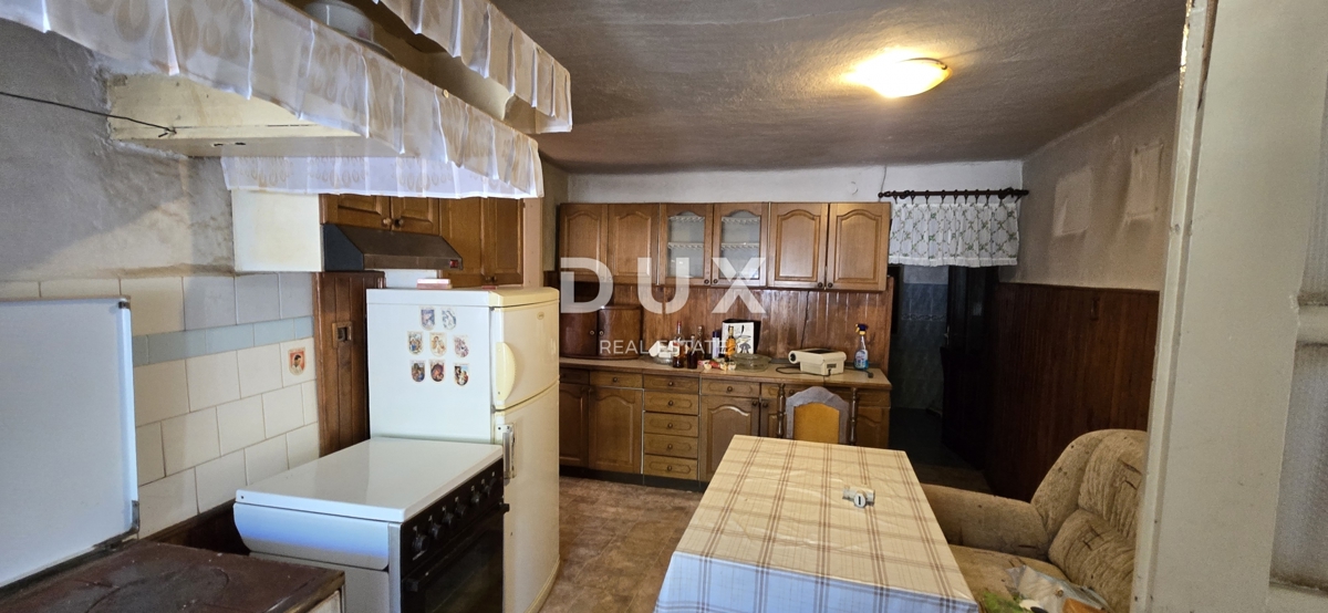 ISTRA, GRAČIŠĆE - Impresivna kamnita hiša z razgledom in vrtom