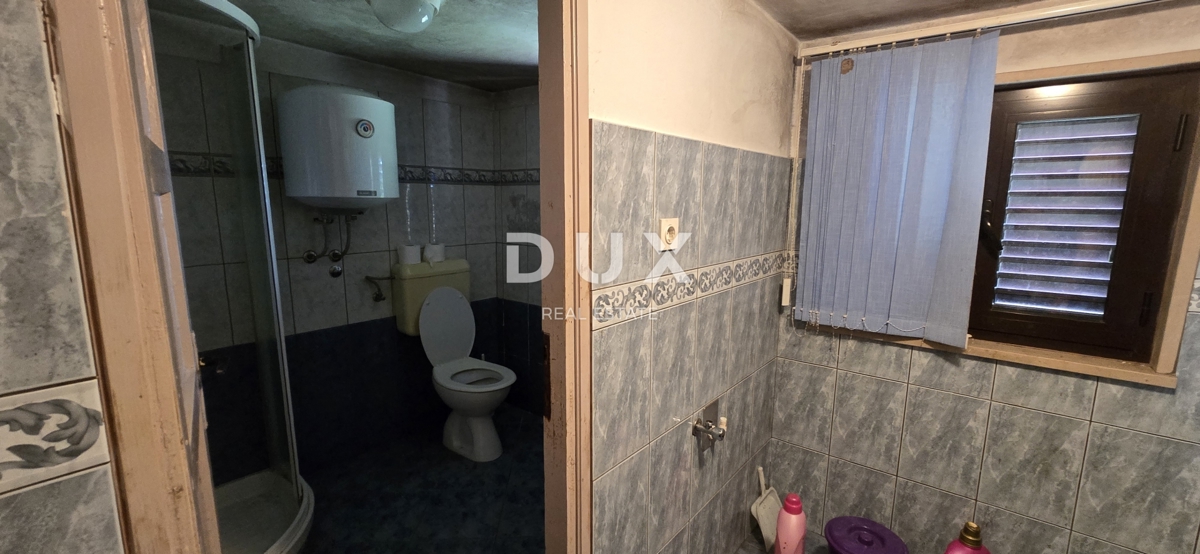 ISTRA, GRAČIŠĆE - Impresivna kamnita hiša z razgledom in vrtom