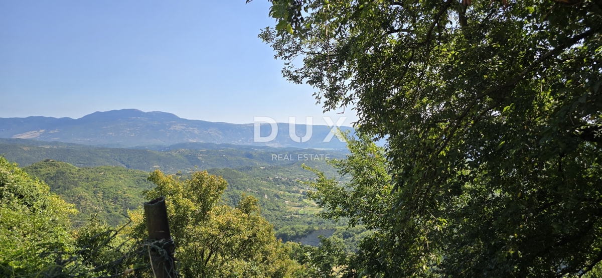 ISTRA, GRAČIŠĆE - Impresivna kamnita hiša z razgledom in vrtom