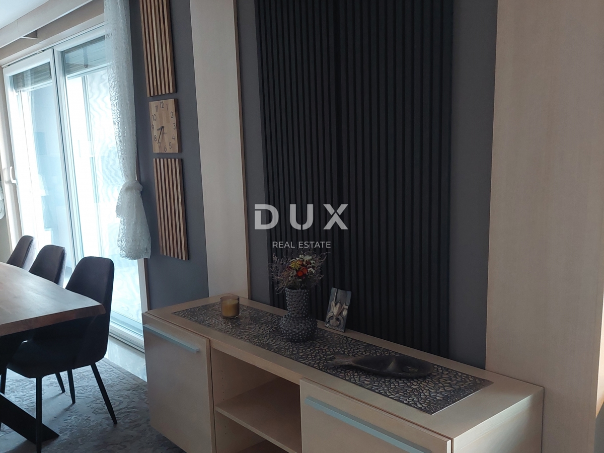 PULA, PJEŠČANA UVALA - vrhunsko opremljen apartma s teraso le 150 metrov od morja, parkirišče