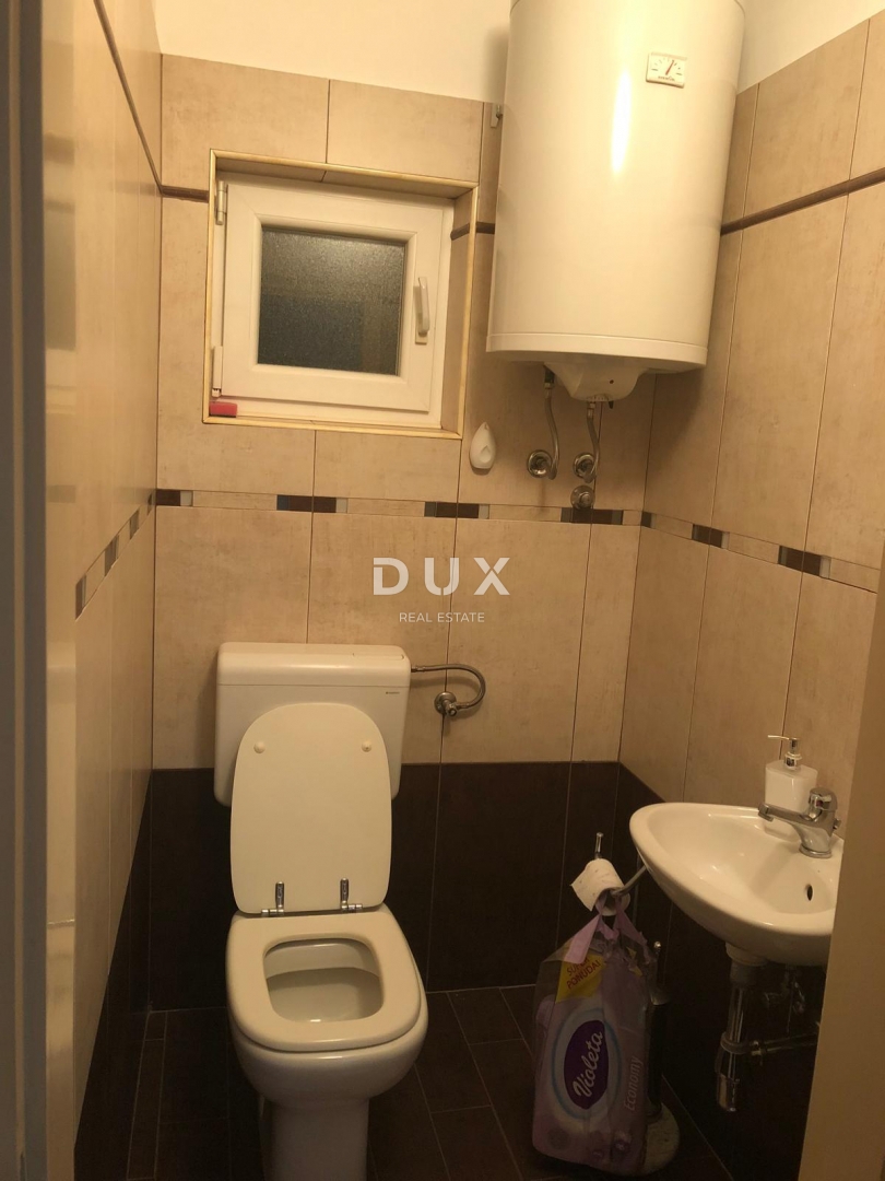 ISTRA, ROVINJ - trisobno prostorno in urejeno stanovanje s parkirnim mestom in balkonom v prvem nadstropju blizu centra!