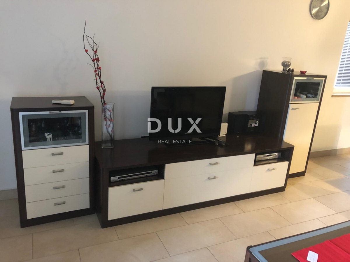 ISTRA, ROVINJ - trisobno prostorno in urejeno stanovanje s parkirnim mestom in balkonom v prvem nadstropju blizu centra!