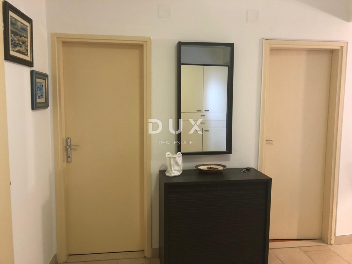 ISTRA, ROVINJ - trisobno prostorno in urejeno stanovanje s parkirnim mestom in balkonom v prvem nadstropju blizu centra!