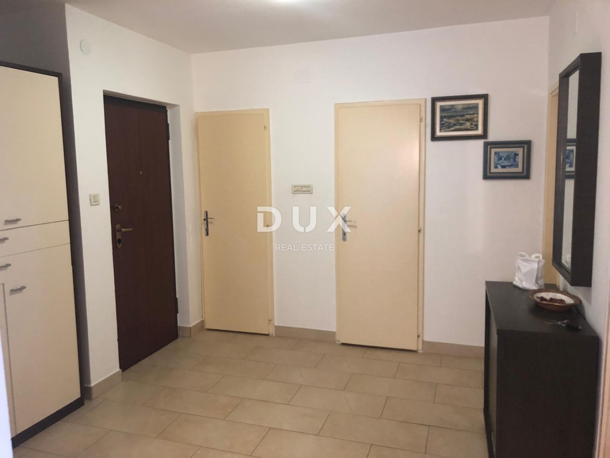 ISTRA, ROVINJ - trisobno prostorno in urejeno stanovanje s parkirnim mestom in balkonom v prvem nadstropju blizu centra!