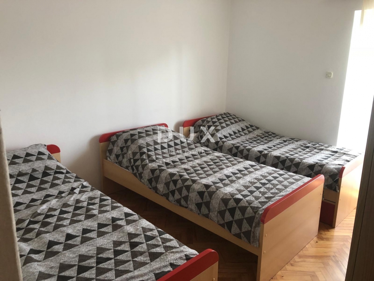 ISTRA, ROVINJ - trisobno prostorno in urejeno stanovanje s parkirnim mestom in balkonom v prvem nadstropju blizu centra!