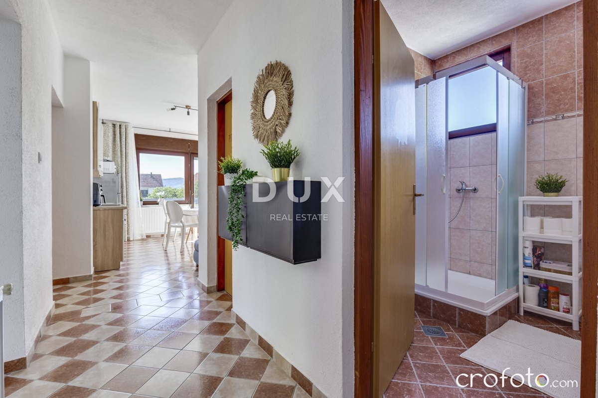 LIKA, PLITVIČKA JEZERA - Obnovljena hiša z bazenom v naravi