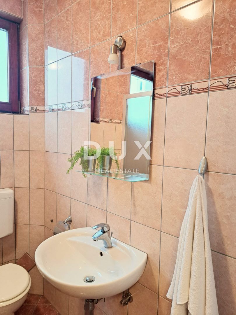 LIKA, PLITVIČKA JEZERA - Obnovljena hiša z bazenom v naravi