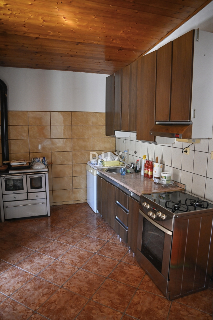 Hiša Tinj, Benkovac, 275m2