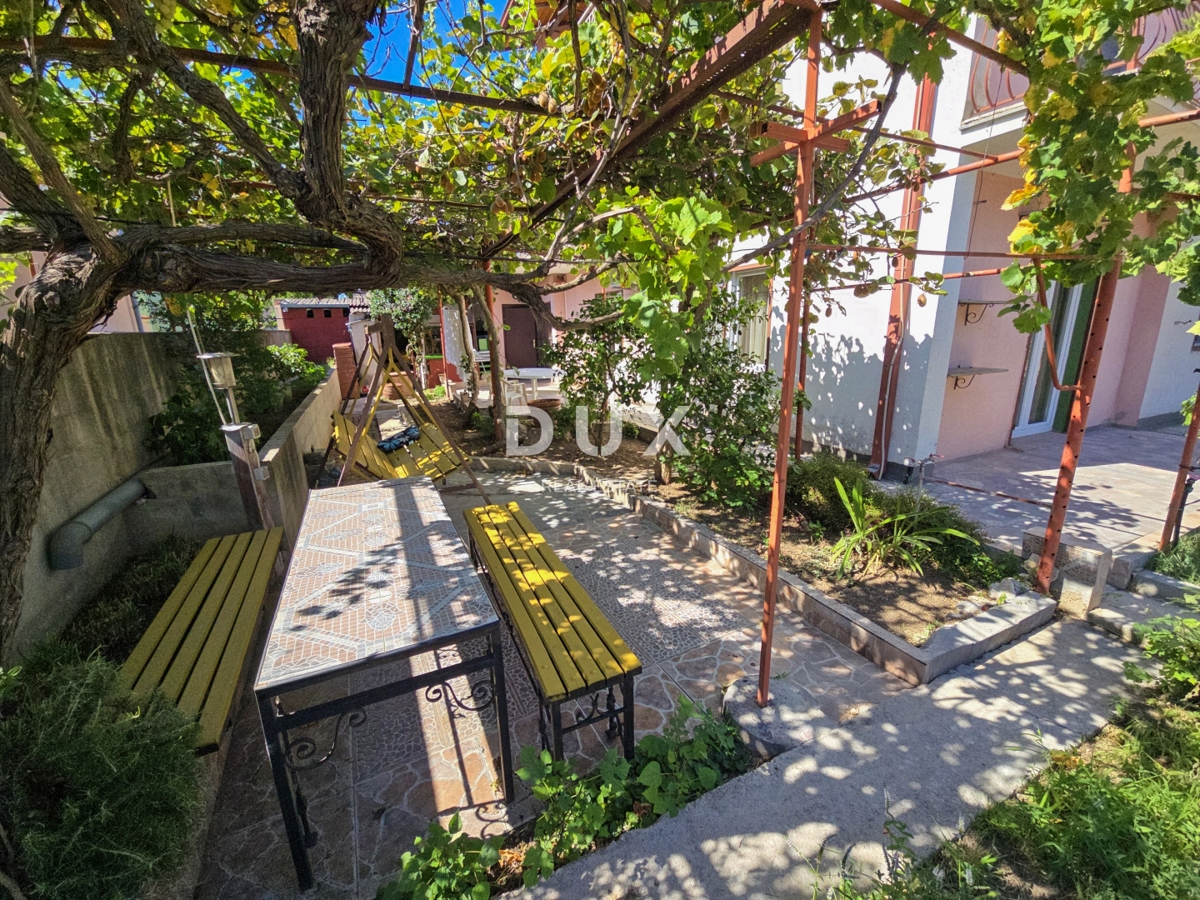 Hiša Tinj, Benkovac, 275m2