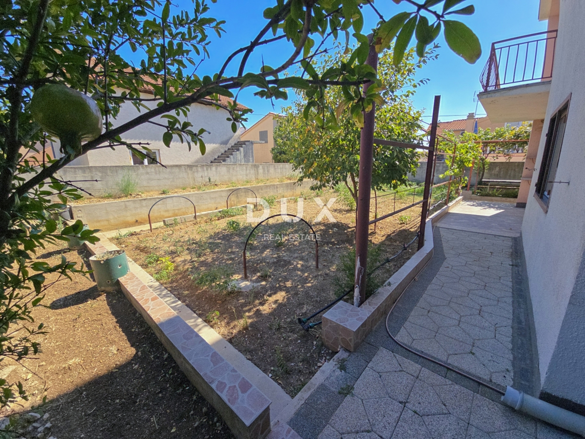 Hiša Tinj, Benkovac, 275m2