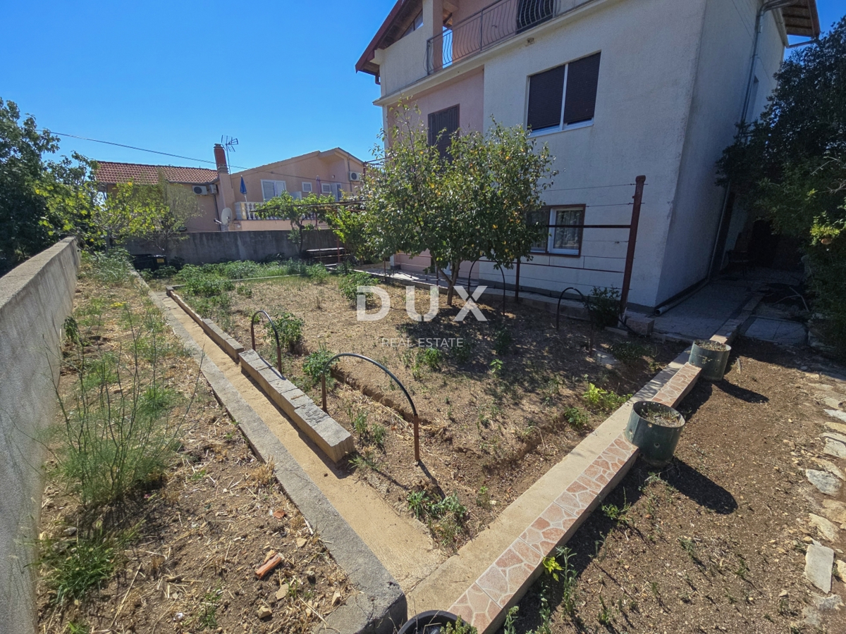 Hiša Tinj, Benkovac, 275m2