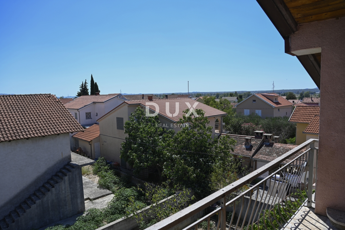 Hiša Tinj, Benkovac, 275m2