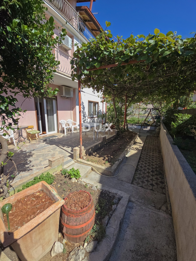 Hiša Tinj, Benkovac, 275m2