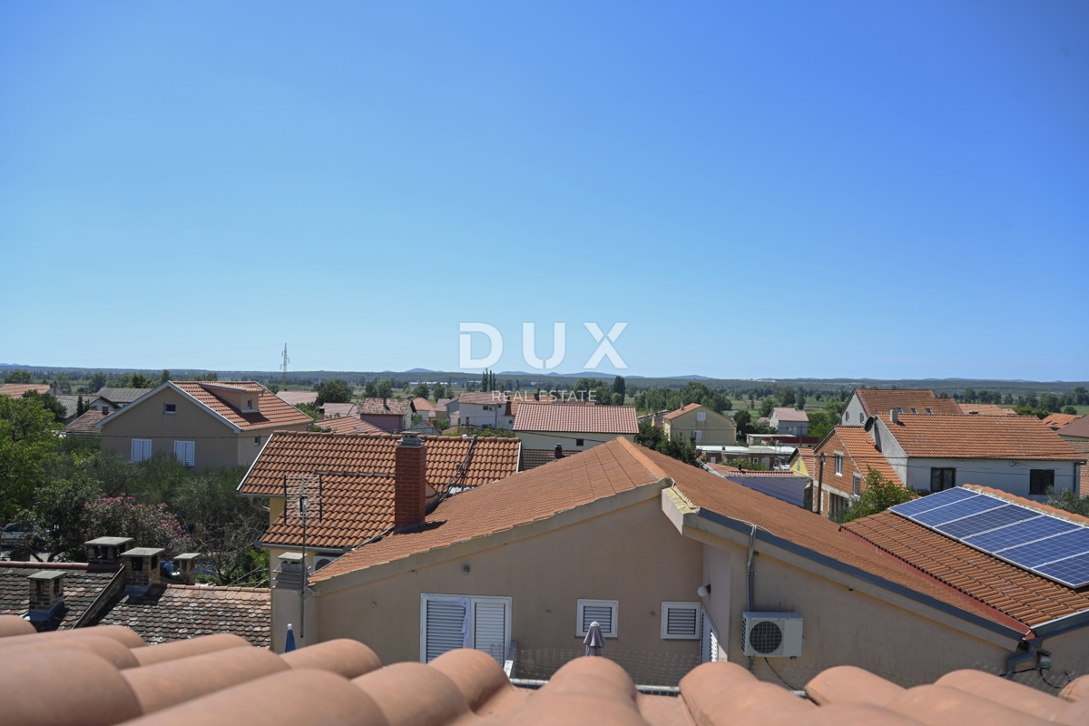 Hiša Tinj, Benkovac, 275m2