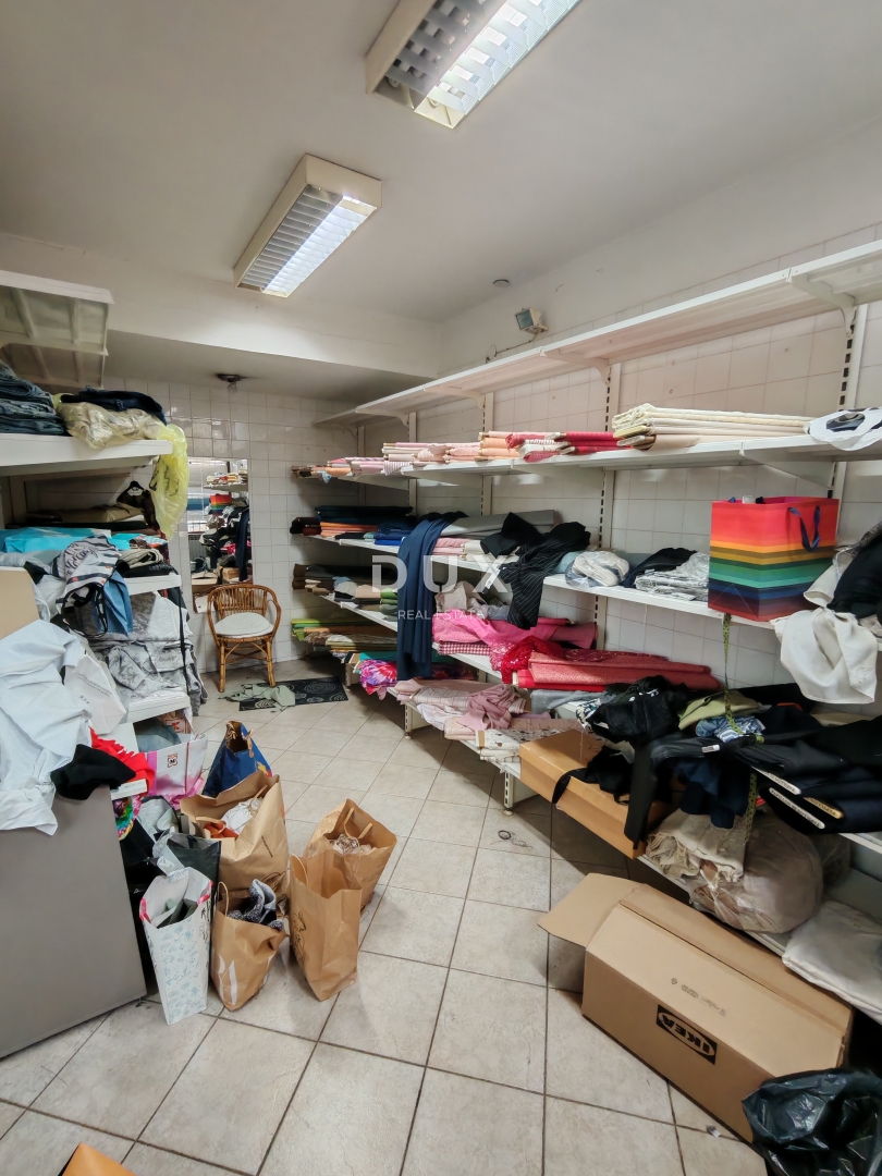 ZADAR, PETRIĆI - Poslovni prostor v pritličju stavbe! Priložnost!