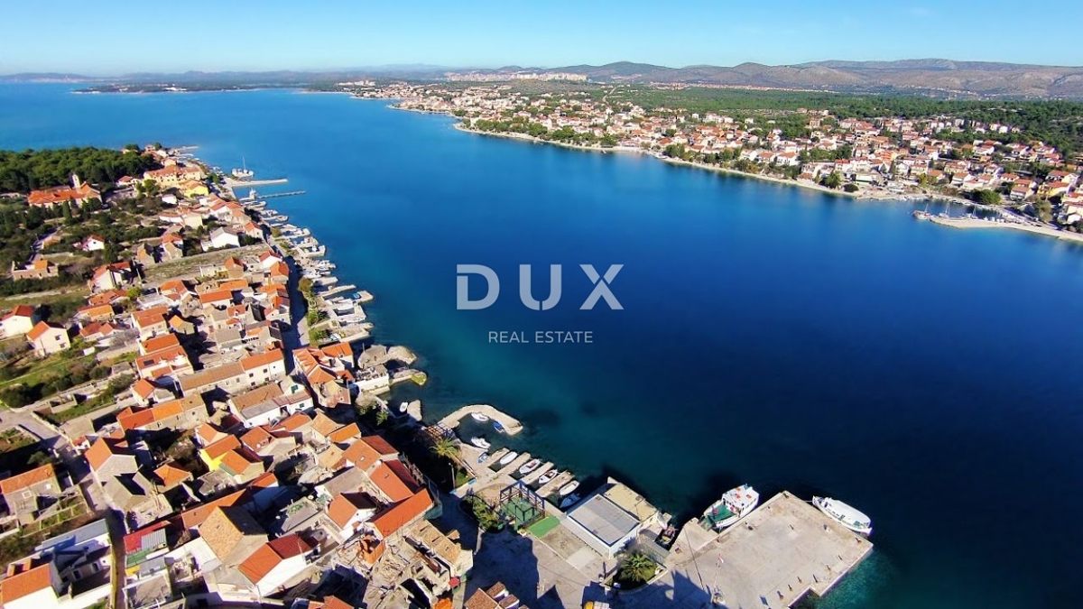 ŠIBENIK, BRODARICA – GRADBENO ZEMLJIŠČE 1040 m², 550 m OD MORJA – IDEALNO ZA GRADBO STANOVANJSKEGA OBJEKTA!