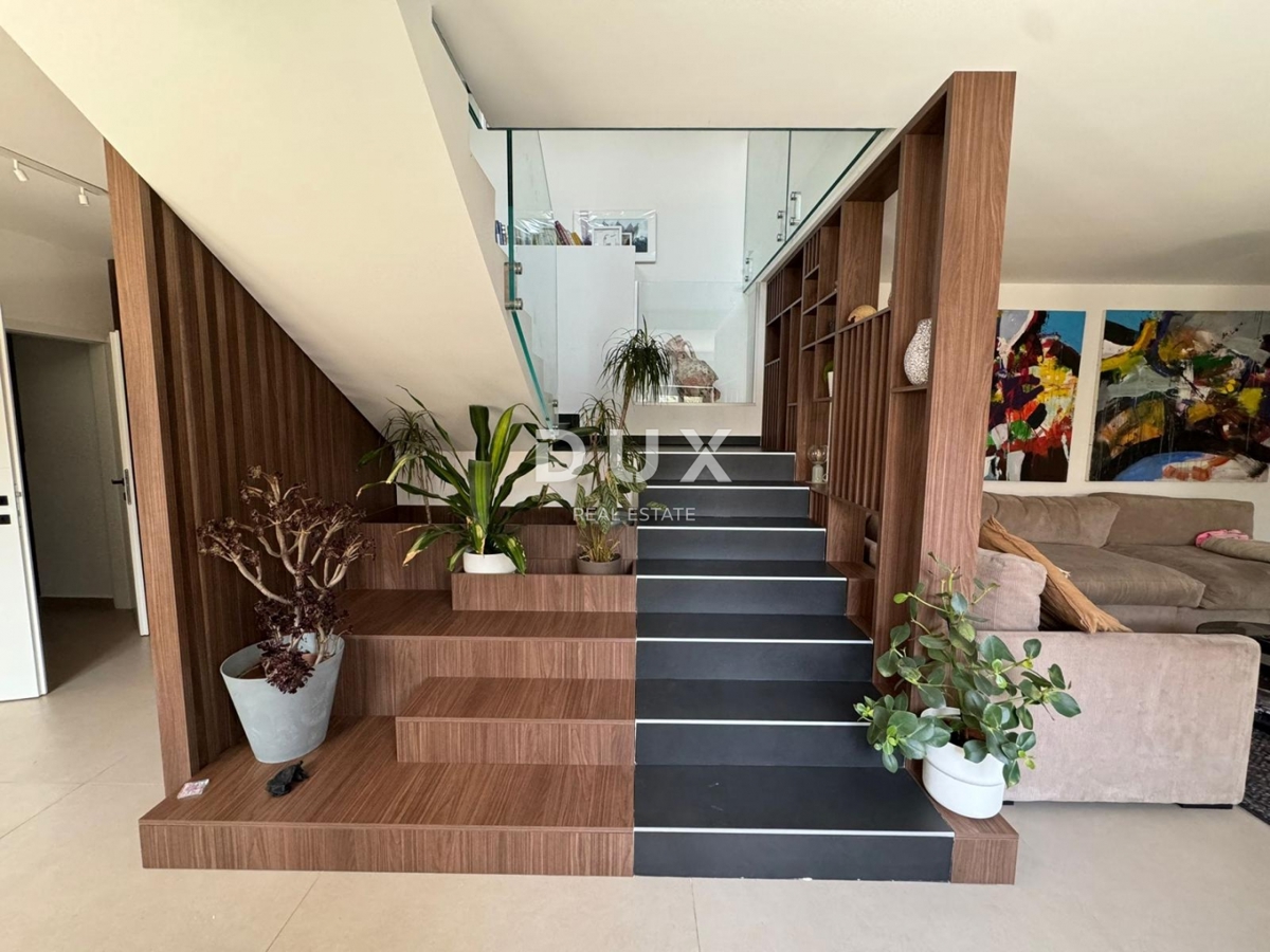 RIJEKA, KOSTRENA - moderna hiša s panoramskim razgledom, garažo in poslovnim prostorom, 500 m od morja